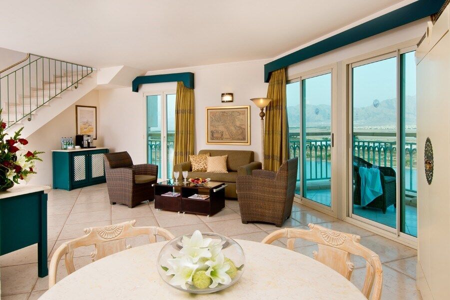 herods-boutique-eilat-presidential-suite-1.jpg